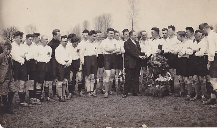 vv Wijhe 1 Kampioen 4e klasse 1930-1931.jpg